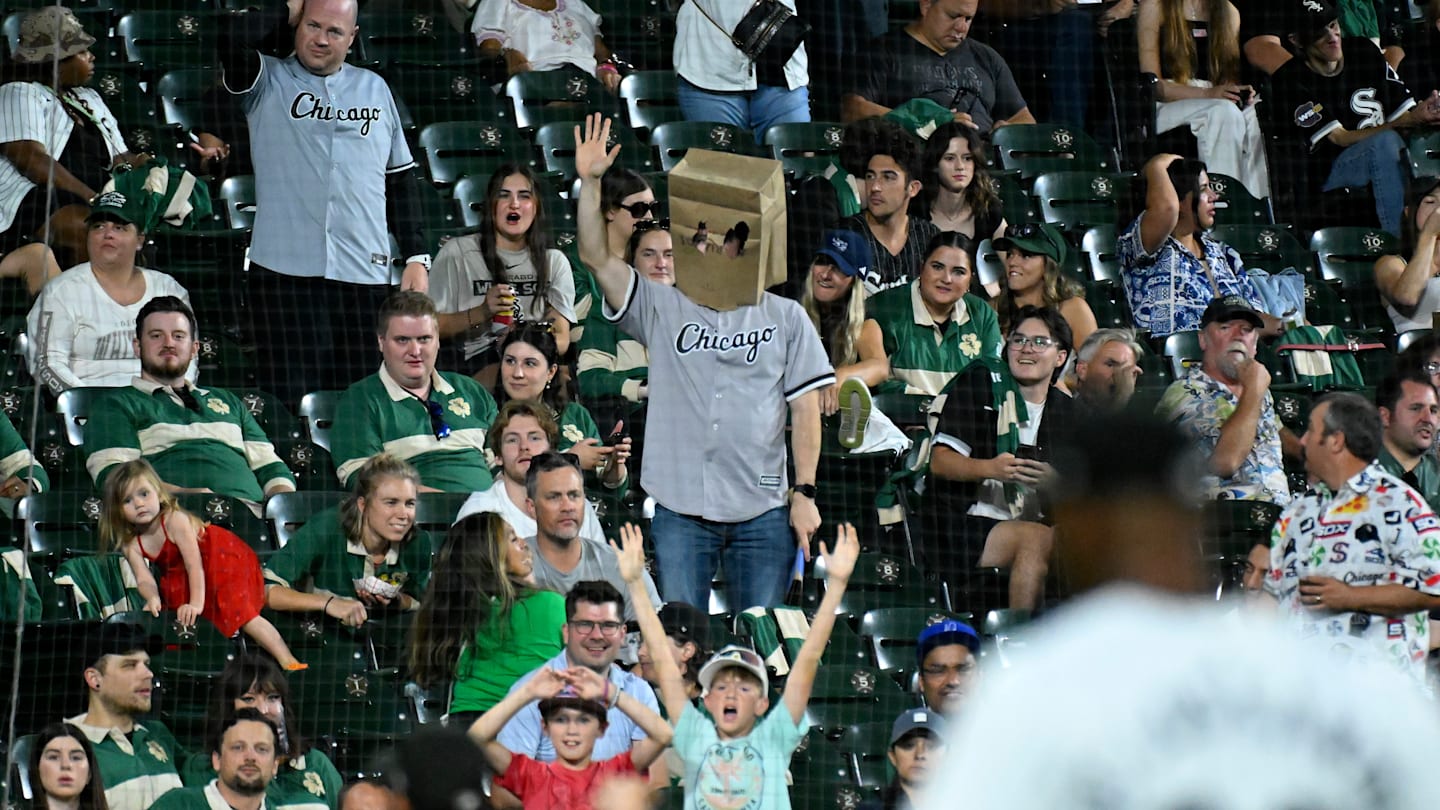 Chicago White Sox fan optimism is hanging on by a thread, according to latest poll