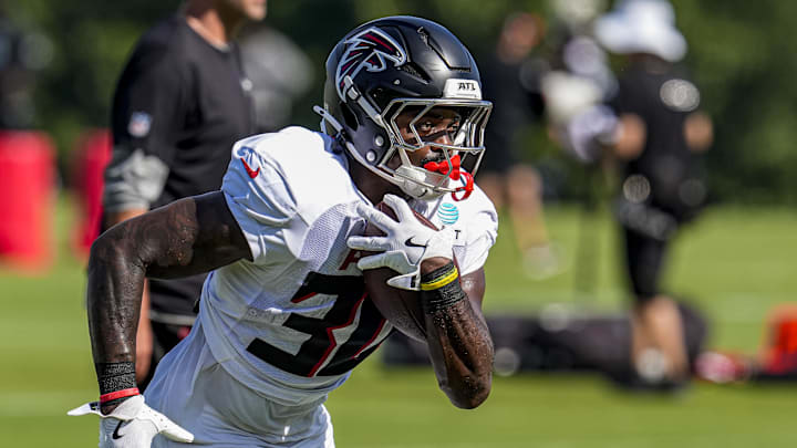 Jul 29, 2025; Atlanta, GA, USA; Atlanta Falcons running back Jashaun Corbin (30) runs after a catch during practice at training camp at IBM Performance Field. Mandatory Credit: Dale Zanine-Imagn Images Jul 29, 2025; Atlanta, GA, USA; Atlanta Falcons running back Jashaun Corbin (30) runs after a catch during practice at training camp at IBM Performance Field. Mandatory Credit: Dale Zanine-Imagn Images