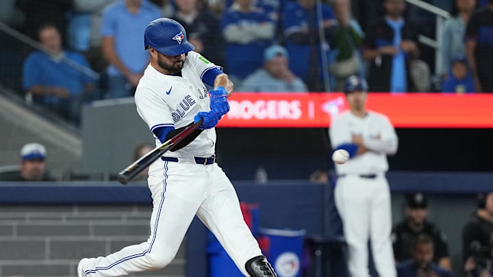 Sep 9, 2025; Toronto, Ontario, CAN; Toronto Blue Jays shortstop Isiah Kiner-Falefa (7) hits a RBI single scoring two runs against the Houston Astros during the ninth inning at Rogers Centre. Mandatory Credit: Nick Turchiaro-Imagn Images Sep 9, 2025; Toronto, Ontario, CAN; Toronto Blue Jays shortstop Isiah Kiner-Falefa (7) hits a RBI single scoring two runs against the Houston Astros during the ninth inning at Rogers Centre. Mandatory Credit: Nick Turchiaro-Imagn Images