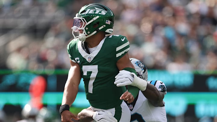 New York Jets QB Justin Fields, Carolina Panthers linebacker Princely Umanmielen