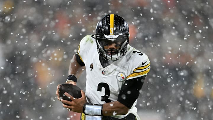 Pittsburgh Steelers v Cleveland Browns