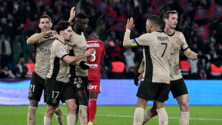 FBL-FRA-LIGUE1-PSG-BREST