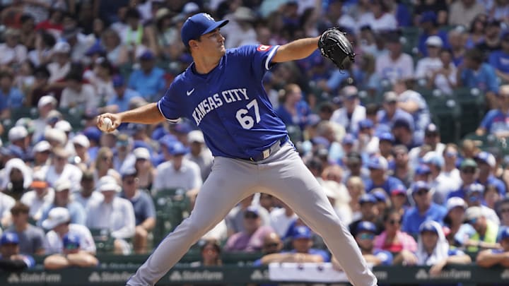 Jul 23, 2025; Chicago, Illinois, USA; Kansas City Royals pitcher Seth Lugo (67) throws the ball against the Chicago Cubs during the first inning at Wrigley Field. Jul 23, 2025; Chicago, Illinois, USA; Kansas City Royals pitcher Seth Lugo (67) throws the ball against the Chicago Cubs during the first inning at Wrigley Field.