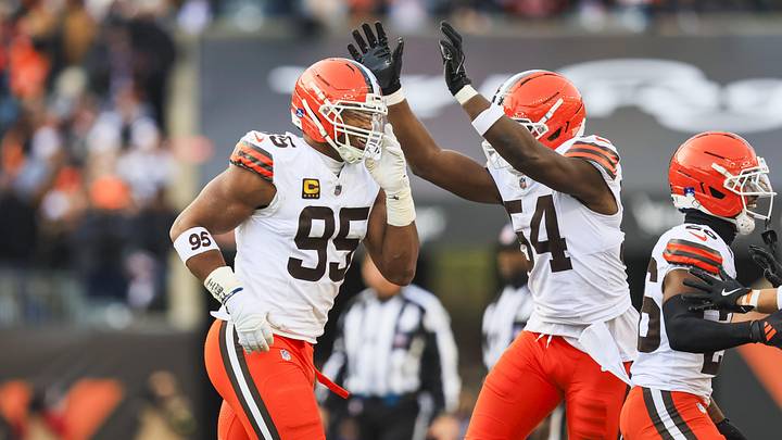Jan 4, 2026; Cincinnati, Ohio, USA; Cleveland Browns defensive end Myles Garrett (95) celebrates with teammates following a sack against the Cincinnati Bengals during the fourth quarter at Paycor Stadium. The play set a new NFL single season sack record by Garrett. Mandatory Credit: Katie Stratman-Imagn Images Jan 4, 2026; Cincinnati, Ohio, USA; Cleveland Browns defensive end Myles Garrett (95) celebrates with teammates following a sack against the Cincinnati Bengals during the fourth quarter at Paycor Stadium. The play set a new NFL single season sack record by Garrett. Mandatory Credit: Katie Stratman-Imagn Images
