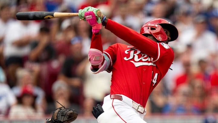 Cincinnati Reds shortstop Elly De La Cruz (44) hits a RBI single in the first inning between Cincinnati Reds and Los Angeles Dodgers at Great American Ball Park in Cincinnati on July 30, 2025.