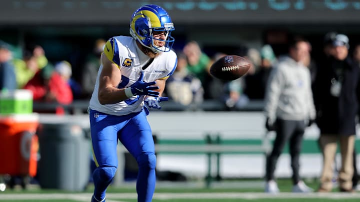 Dec 22, 2024; East Rutherford, New Jersey, USA; Los Angeles Rams wide receiver Cooper Kupp (10) warms up before a game against the New York Jets at MetLife Stadium.