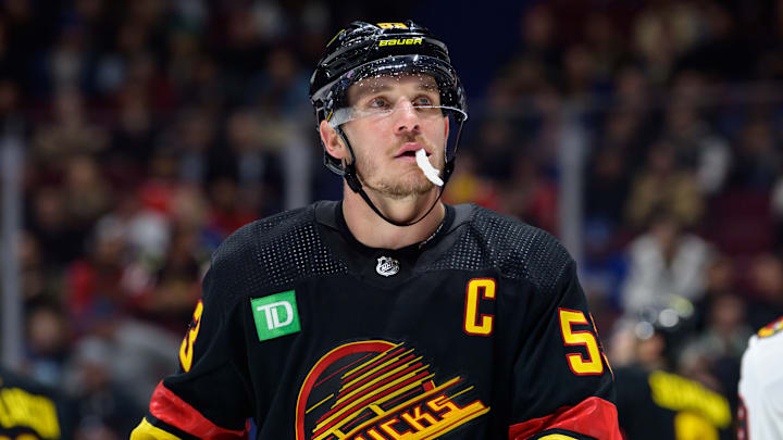 Chicago Blackhawks v Vancouver Canucks Chicago Blackhawks v Vancouver Canucks