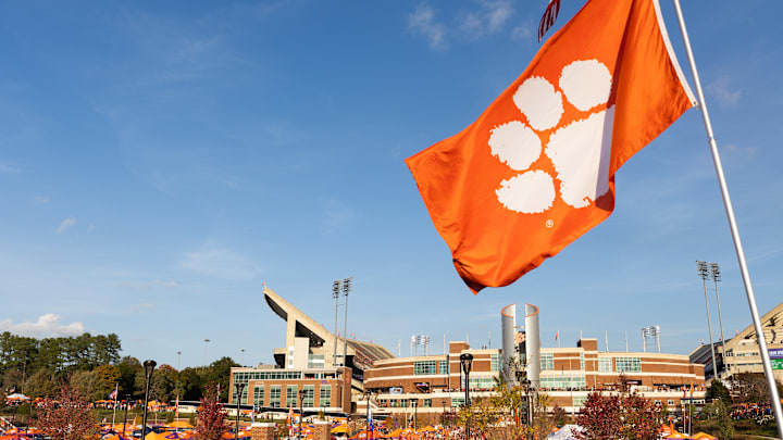 Louisville v Clemson
