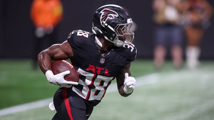 Atlanta Falcons running back Nathan Carter Atlanta Falcons running back Nathan Carter