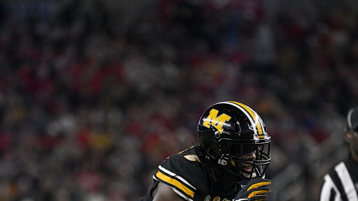 Dec 29, 2023; Arlington, TX, USA; Missouri Tigers defensive lineman Darius Robinson (6) in action Dec 29, 2023; Arlington, TX, USA; Missouri Tigers defensive lineman Darius Robinson (6) in action