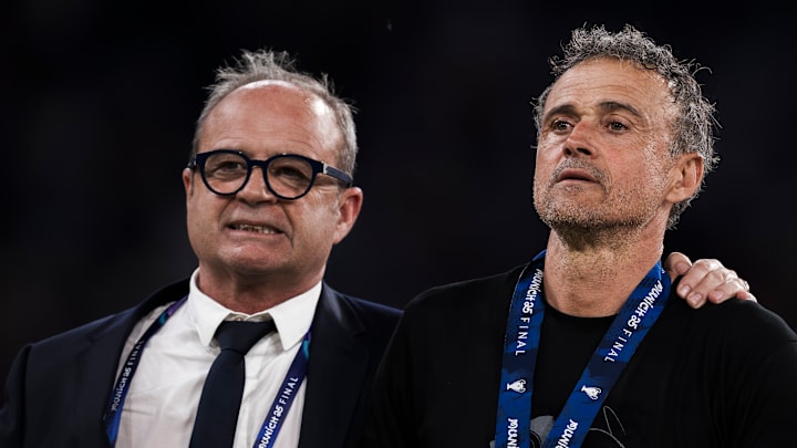 Luis Campos et Luis Enrique veulent recruter l'hiver prochain.