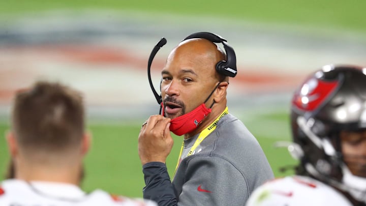 Feb 7, 2021; Tampa, FL, USA;  Tampa Bay Buccaneers outside linebackers coach Larry Foote against the Kansas City Chiefs in Super Bowl LV at Raymond James Stadium.  Mandatory Credit: Mark J. Rebilas-Imagn Images