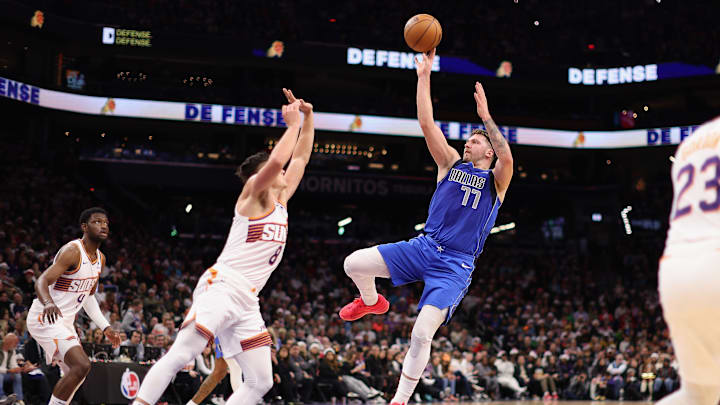 Dallas Mavericks v Phoenix Suns