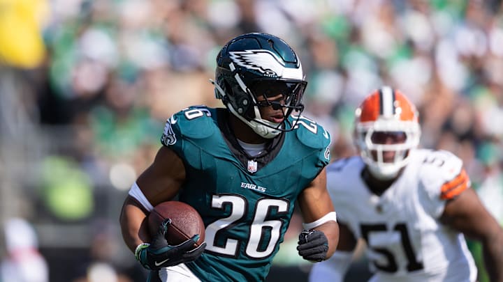 Philadelphia Eagles running back Saquon Barkley (26) runs with the ball against the Cleveland Browns during the first quarter at Lincoln Financial Field. 