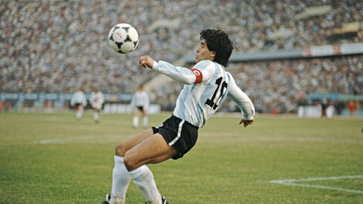 Diego Maradona Argentina haciendo de las suyas. Diego Maradona Argentina haciendo de las suyas.