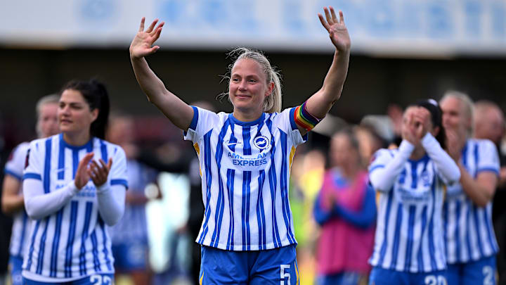 Guro Bergsvand führte Brighton and Hove als Kapitänin an