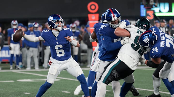 Oct 9, 2025; East Rutherford, New Jersey, USA; New York Giants quarterback Jaxson Dart (6) passes the ball against the Philadelphia Eagles during the fourth quarter of the game at MetLife Stadium. Mandatory Credit: Vincent Carchietta-Imagn Images