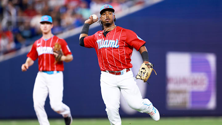 Segura puede ocupar varias posiciones del infield