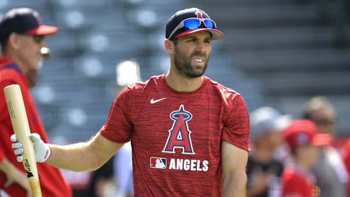 May 26, 2025; Anaheim, California, USA; Los Angeles Angels center fielder Chris Taylor (33) takes batting practice prior to the game against the New York Yankees at Angel Stadium. Mandatory Credit: Jayne Kamin-Oncea-Imagn Images May 26, 2025; Anaheim, California, USA; Los Angeles Angels center fielder Chris Taylor (33) takes batting practice prior to the game against the New York Yankees at Angel Stadium. Mandatory Credit: Jayne Kamin-Oncea-Imagn Images