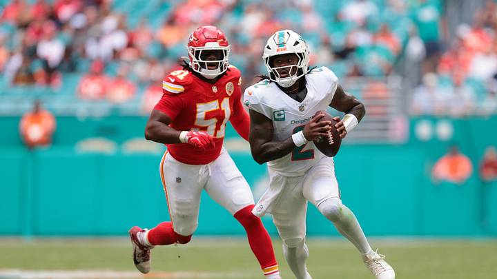 Miami Dolphins quarterback Malik Willis (2) runs with the ball against Kansas City Chiefs during the third quarter at Hard Rock Stadium. Miami Dolphins quarterback Malik Willis (2) runs with the ball against Kansas City Chiefs during the third quarter at Hard Rock Stadium.