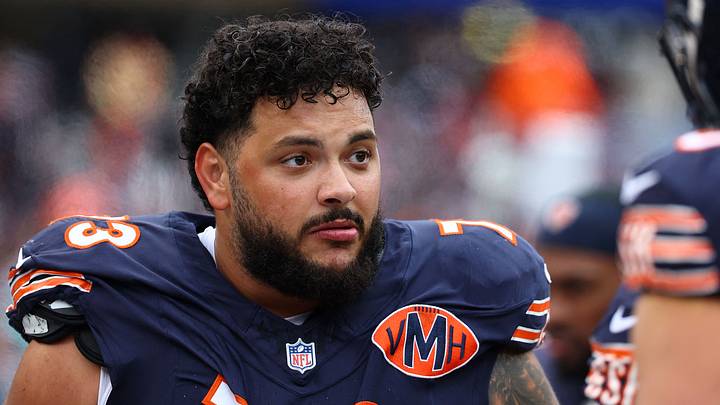 Chicago Bears guard Jonah Jackson