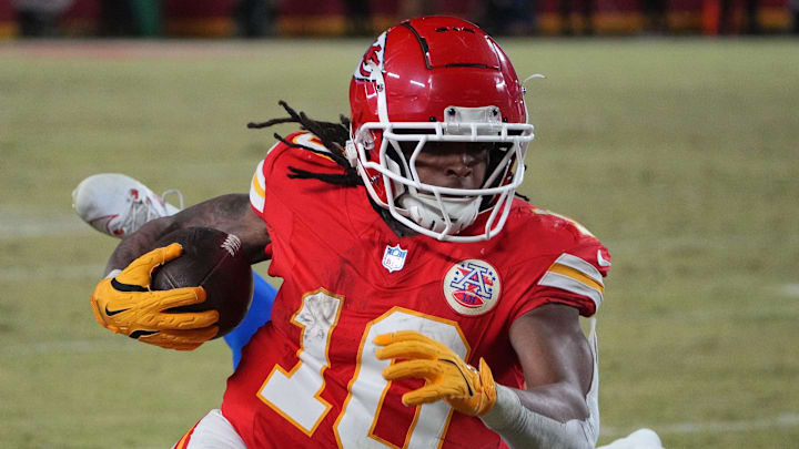 Kansas City Chiefs running back Isiah Pacheco (10) makes a catch against the Buffalo Bills in the second half for the AFC Championship game at GEHA Field at Arrowhead Stadium. 