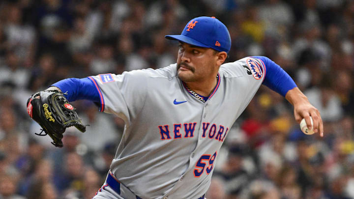 Aug 10, 2025; Milwaukee, Wisconsin, USA; New York Mets starting pitcher Sean Manaea (59) throws a pitch in the first inning against the Milwaukee Brewers at American Family Field. Mandatory Credit: Benny Sieu-Imagn Images