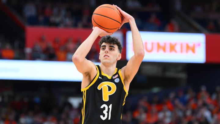 Dec 30, 2023; Syracuse, New York, USA; Pittsburgh Panthers forward Jorge Diaz Graham (31) shoots the ball against the Syracuse Orange during the first half at the JMA Wireless Dome. Mandatory Credit: Rich Barnes-USA TODAY Sports