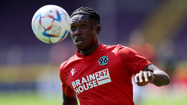 Zieht es Derrick Köhn in die Bundesliga? Zieht es Derrick Köhn in die Bundesliga?