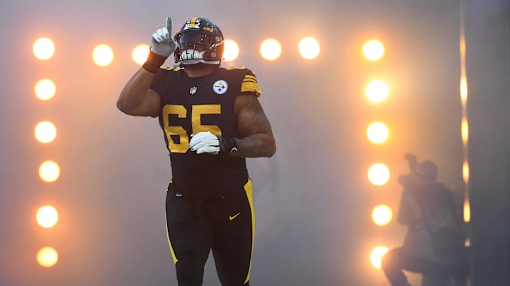 Nov 20, 2022; Pittsburgh, Pennsylvania, USA; Pittsburgh Steelers offensive tackle Dan Moore Jr. before playing the Cincinnati Bengals at Acrisure Stadium. Mandatory Credit: Philip G. Pavely-Imagn Images Nov 20, 2022; Pittsburgh, Pennsylvania, USA; Pittsburgh Steelers offensive tackle Dan Moore Jr. before playing the Cincinnati Bengals at Acrisure Stadium. Mandatory Credit: Philip G. Pavely-Imagn Images