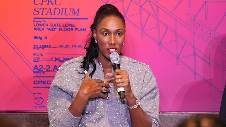 Nov 22, 2024; Kansas City, Missouri, USA; Former NBA player and olympic athlete Lisa Leslie speaks during a DEI Summit ahead of the 2024 NWSL Championship match at Union Station. Mandatory Credit: Denny Medley-Imagn Images Nov 22, 2024; Kansas City, Missouri, USA; Former NBA player and olympic athlete Lisa Leslie speaks during a DEI Summit ahead of the 2024 NWSL Championship match at Union Station. Mandatory Credit: Denny Medley-Imagn Images