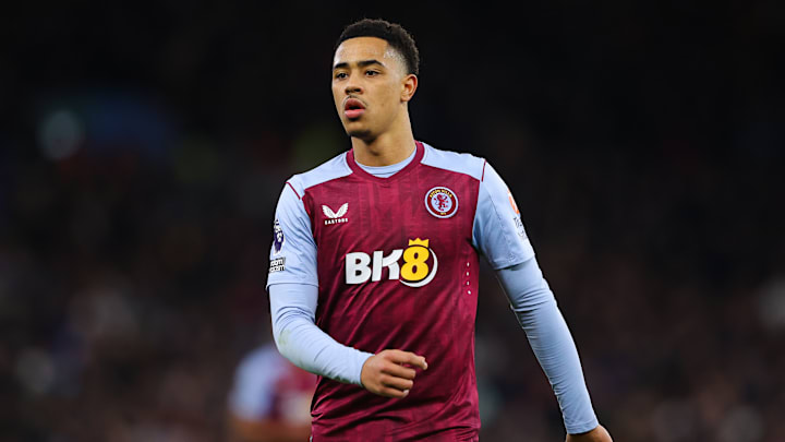 Aston Villa v Manchester United - Premier League