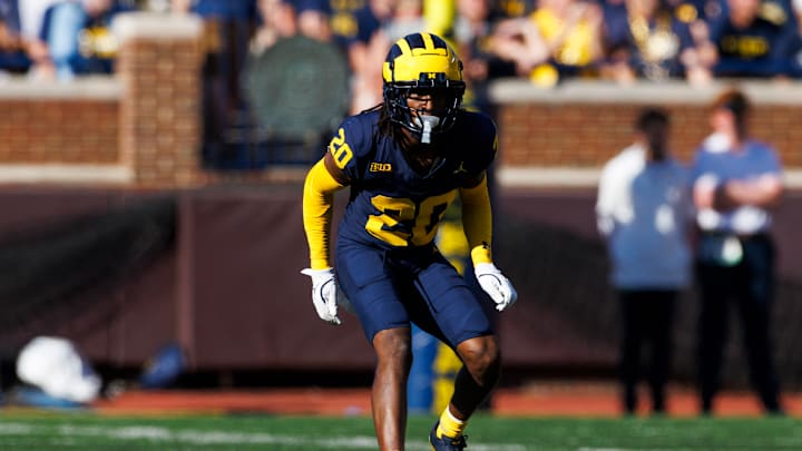 Jyaire Hill drops back in coverage for Michigan