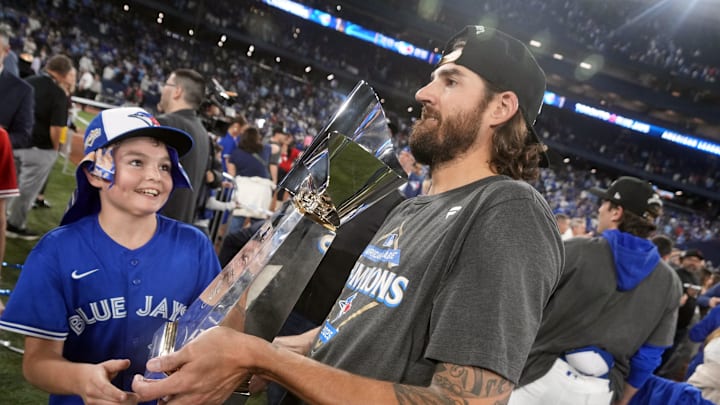 Some familiar Atlanta Braves faces are heading to the World Series Some familiar Atlanta Braves faces are heading to the World Series