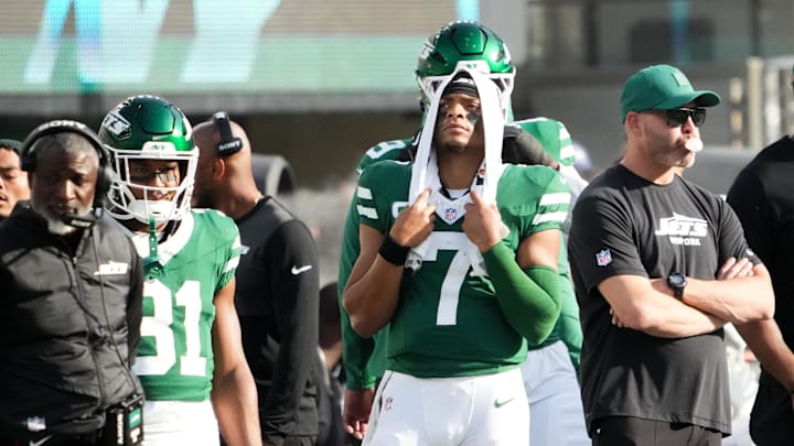 Oct 19, 2025; East Rutherford, New Jersey, USA; New York Jets quarterback Justin Fields (7) reacts in the fourth quarter against the Carolina Panthers at MetLife Stadium. Mandatory Credit: Robert Deutsch-Imagn Images