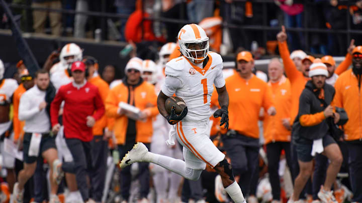 Tennessee wide receiver Dont'e Thornton Jr. (1) runs in a touchdown during the second quarter at FirstBank Stadium in Nashville, Tenn., Saturday, Nov. 30, 2024.