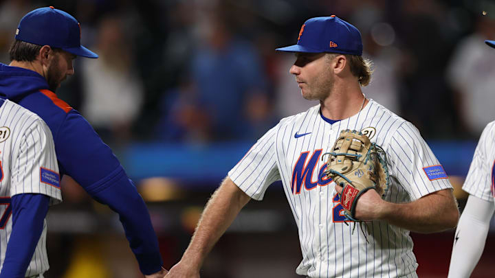 Sep 16, 2025; New York City, New York, USA; New York Mets first baseman Pete Alonso (20) celebrates with teammates after defeating the San Diego Padres at Citi Field. Mandatory Credit: Vincent Carchietta-Imagn Images