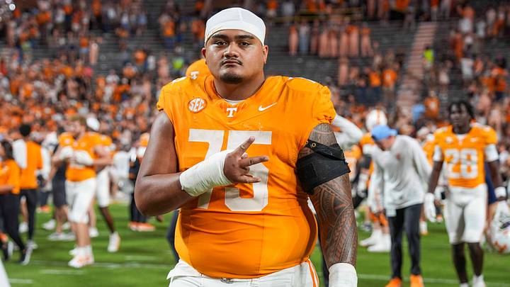 Tennessee offensive lineman Wendell Moe Jr. (75) gestures after a college football game between Tennessee and Arkansas at Neyland Stadium in Knoxville, Tenn., on Oct. 11, 2025. Tennessee offensive lineman Wendell Moe Jr. (75) gestures after a college football game between Tennessee and Arkansas at Neyland Stadium in Knoxville, Tenn., on Oct. 11, 2025.