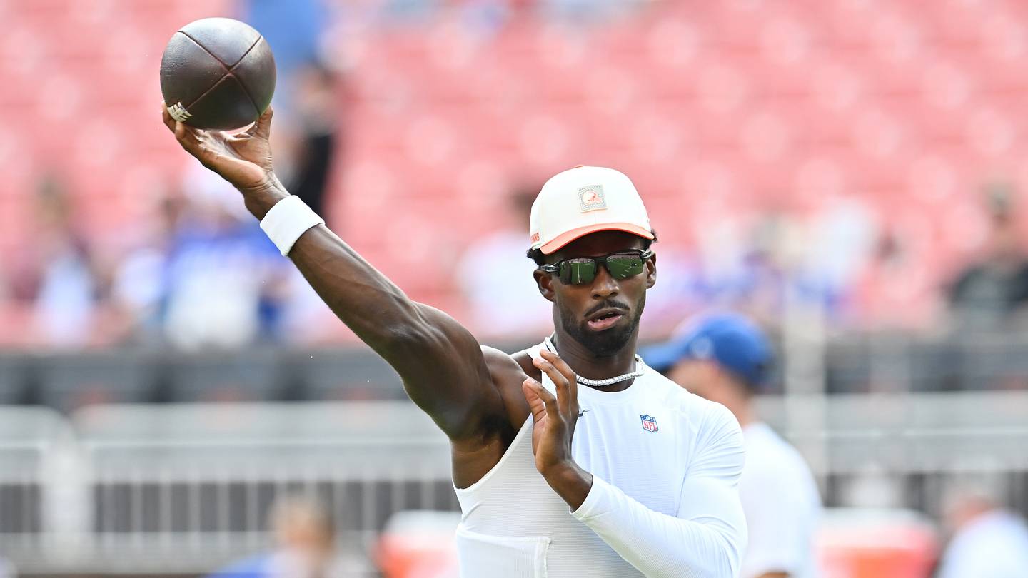 Shedeur Sanders can't catch a break in Browns' quarterback competition