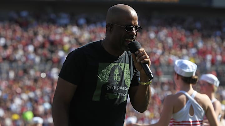 South Carolina football superfan Darius Rucker singing the national anthem before the 2012-2013 Outback Bowl
