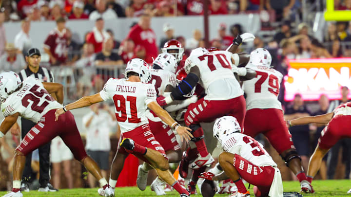 Temple Owls place kicker Maddux Trujillo (91) makes a field goal Temple Owls place kicker Maddux Trujillo (91) makes a field goal