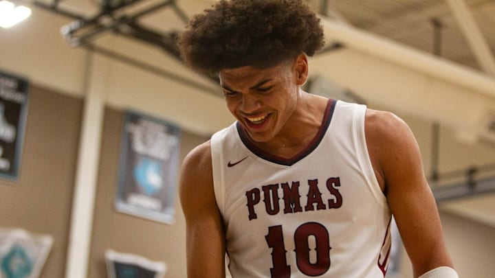 Nov 22, 2023; Chandler, AZ, USA; Koa Peat (10) celebrates his teammates score at the LV8 Invitational at Chandler-Gilbert Community College gym Nov 22, 2023; Chandler, AZ, USA; Koa Peat (10) celebrates his teammates score at the LV8 Invitational at Chandler-Gilbert Community College gym