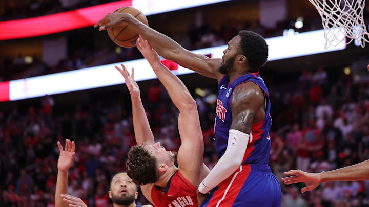 Detroit Pistons v Houston Rockets Detroit Pistons v Houston Rockets