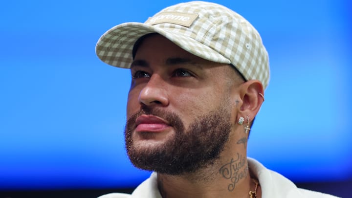 Neymar Jr pourrait voir l'un de ses coéquipiers rejoindre Al-Hilal. Neymar Jr pourrait voir l'un de ses coéquipiers rejoindre Al-Hilal.