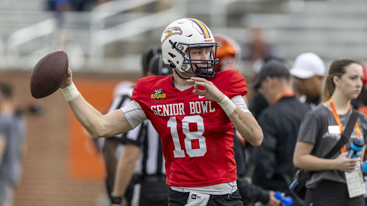 The Green Bay Packers have signed Canadian-born quarterback Taylor Elgersma.