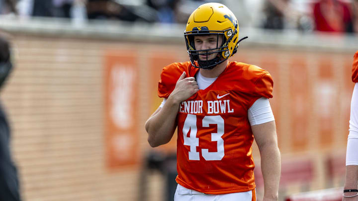 Jan 28, 2025; Mobile, AL, USA; American team long snapper Austin Brinkman of West Virginia (43) waits for drills during Senior Bowl practice for the American team at Hancock Whitney Stadium. Mandatory Credit: Vasha Hunt-Imagn Images