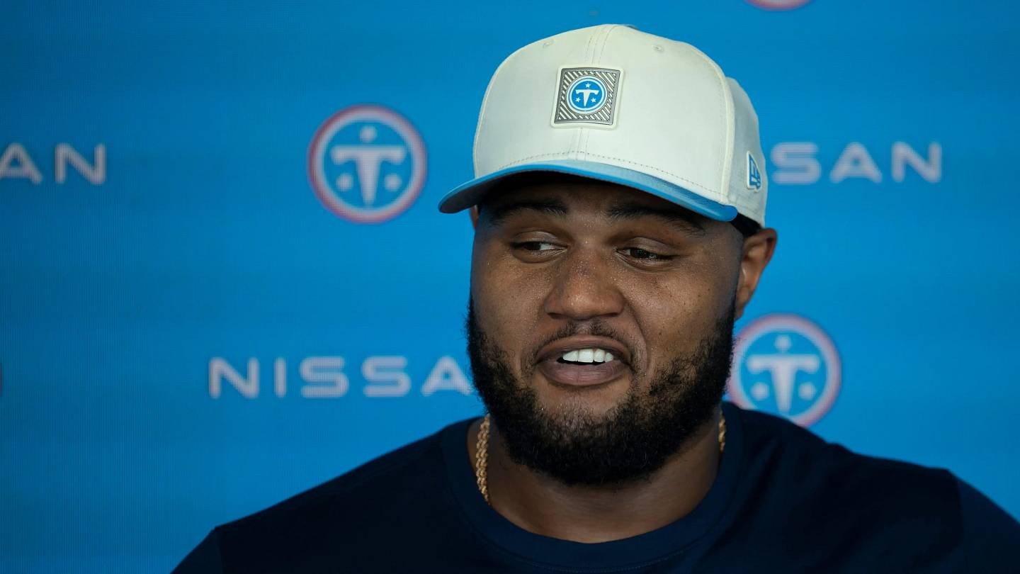Titans 2027 Mock Draft Puts Pressure on Dan Moore Jr. to Perform in 2026