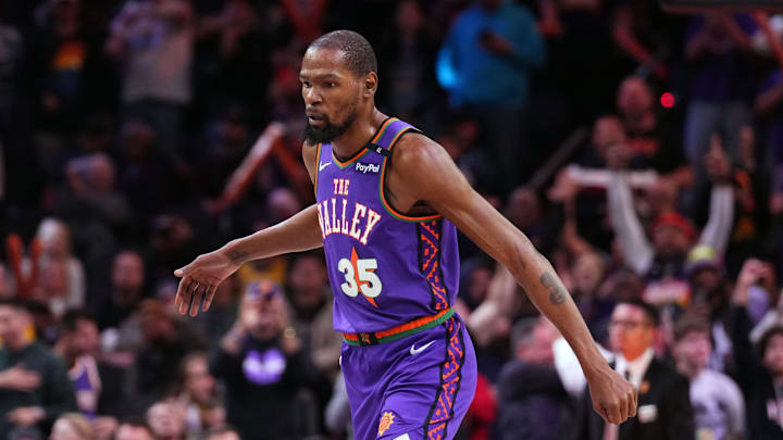 Mar 4, 2025; Phoenix, Arizona, USA; Phoenix Suns forward Kevin Durant (35) reacts against the LA Clippers during the second half at PHX Center. Mandatory Credit: Joe Camporeale-Imagn Images Mar 4, 2025; Phoenix, Arizona, USA; Phoenix Suns forward Kevin Durant (35) reacts against the LA Clippers during the second half at PHX Center. Mandatory Credit: Joe Camporeale-Imagn Images