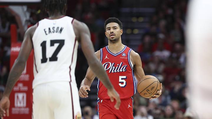 Mar 17, 2025; Houston, Texas, USA; Philadelphia 76ers guard Quentin Grimes (5) brings the ball up the court as Houston Rockets forward Tari Eason (17) defends during the fourth quarter at Toyota Center. Mandatory Credit: Troy Taormina-Imagn Images Mar 17, 2025; Houston, Texas, USA; Philadelphia 76ers guard Quentin Grimes (5) brings the ball up the court as Houston Rockets forward Tari Eason (17) defends during the fourth quarter at Toyota Center. Mandatory Credit: Troy Taormina-Imagn Images