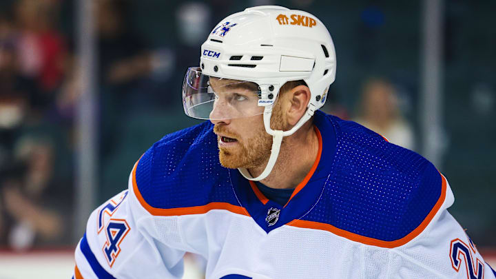 Sep 28, 2022; Calgary, Alberta, CAN; Edmonton Oilers center Brad Malone (24) against the Calgary